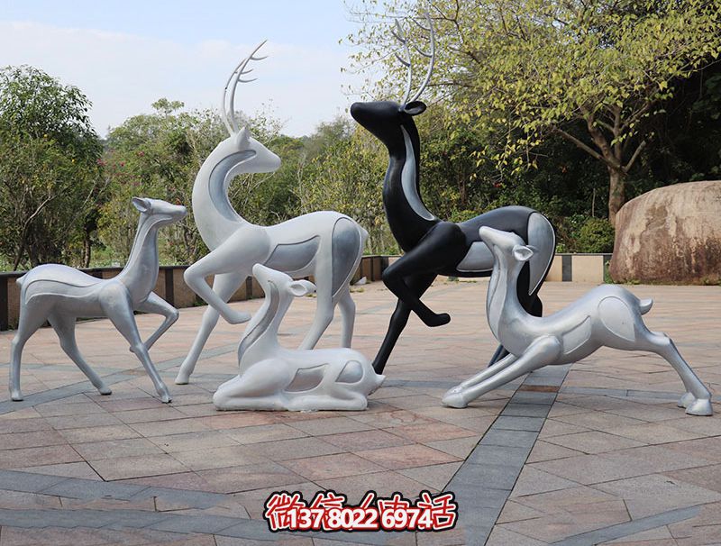 抽象雕塑玻璃钢鹿——玩耍公园的精灵 抽象雕塑玻璃钢鹿——玩耍公园的精灵