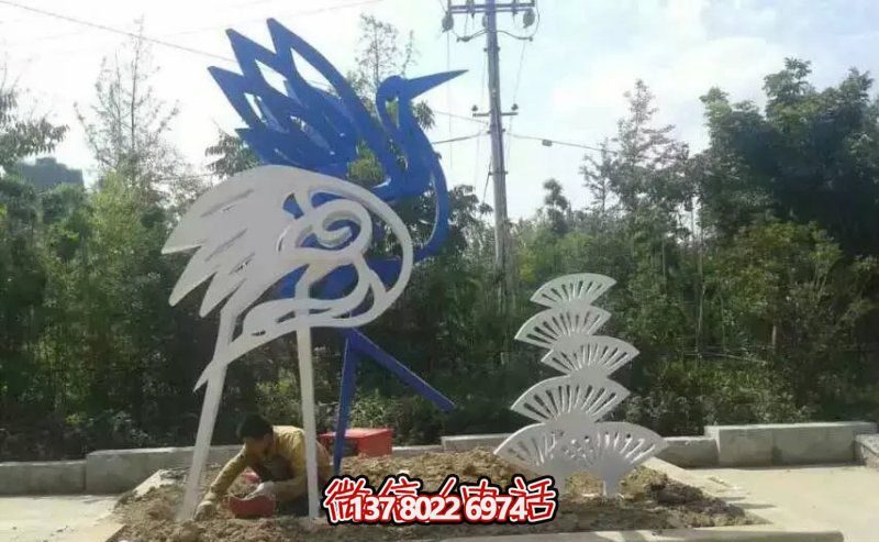 不锈钢雕塑工艺彩绘天鹅