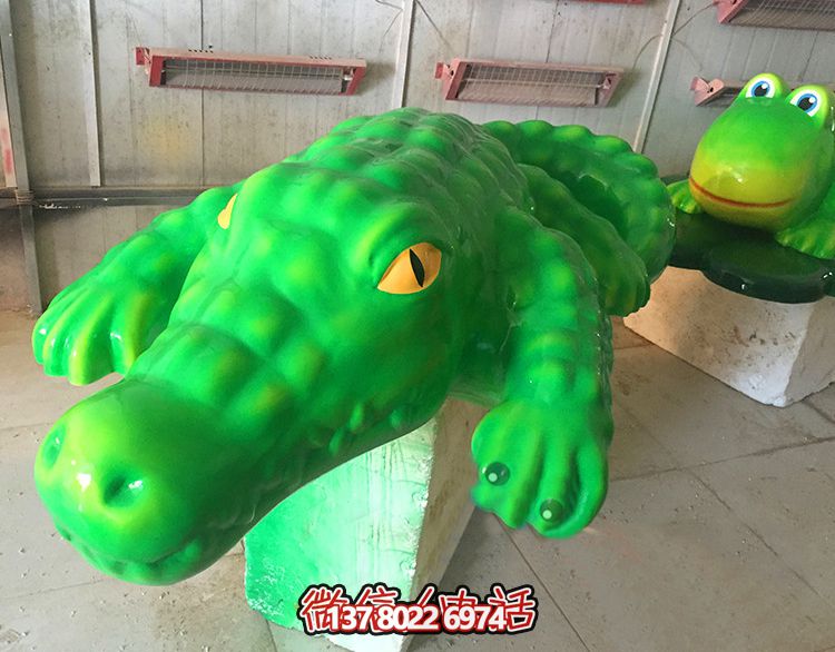 玻璃钢鳄鱼雕塑,为游乐场装饰添彩 玻璃钢鳄鱼雕塑,为游乐场装饰添彩
