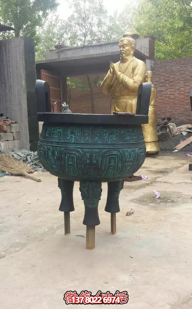 精美青铜雕塑，提升寺庙文物景观