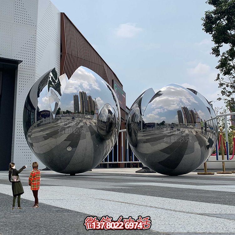 大型不锈钢镜面球体雕塑，为你的户外空间增添独特气息