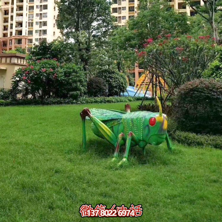 玻璃钢蝗虫仿真雕塑，更贴近自然