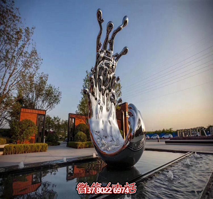 海边巨型不锈钢雕塑——精美的浪花镜面装饰