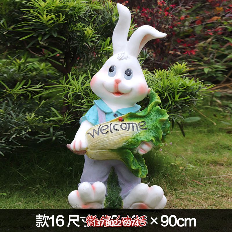 站立玻璃钢兔子雕塑——给景区带来独特的视觉效果