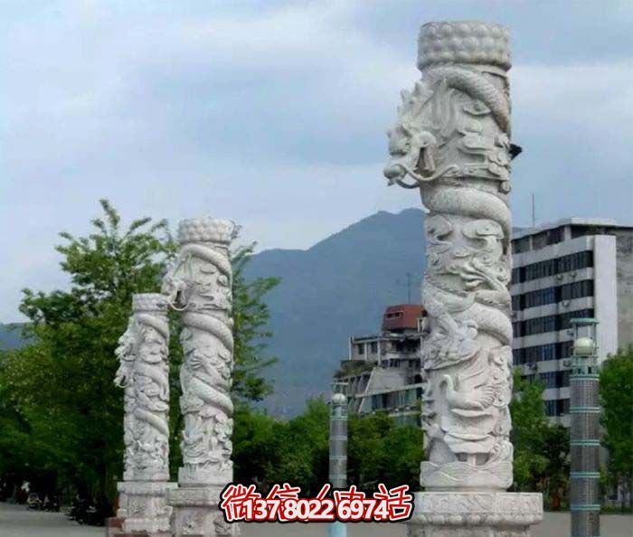 集大理石、石雕、龙柱于一体的大理景观广场