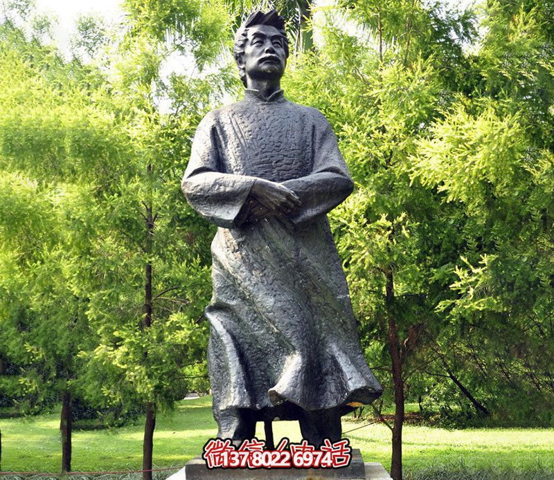 玻璃钢鲁迅人物雕塑，为公园景观装饰点缀