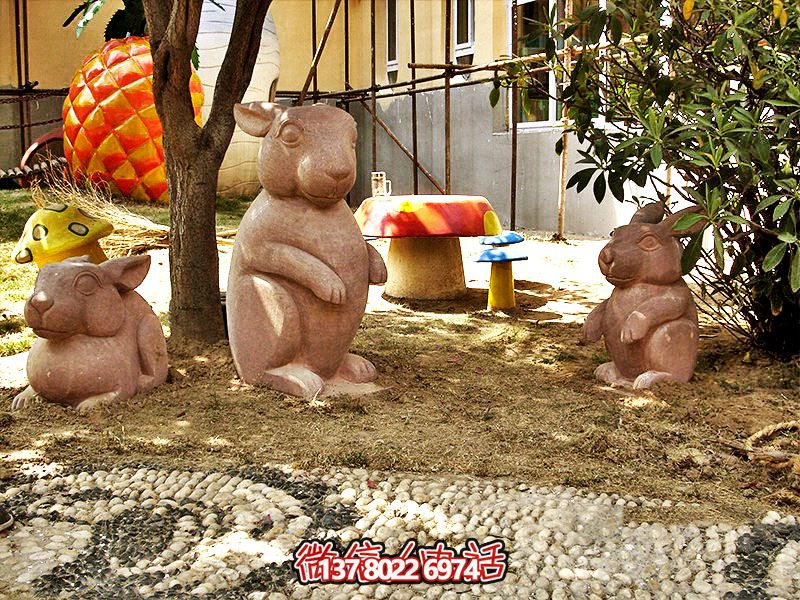 玻璃钢雕塑的抽象兔子——现代庭院的独特装饰