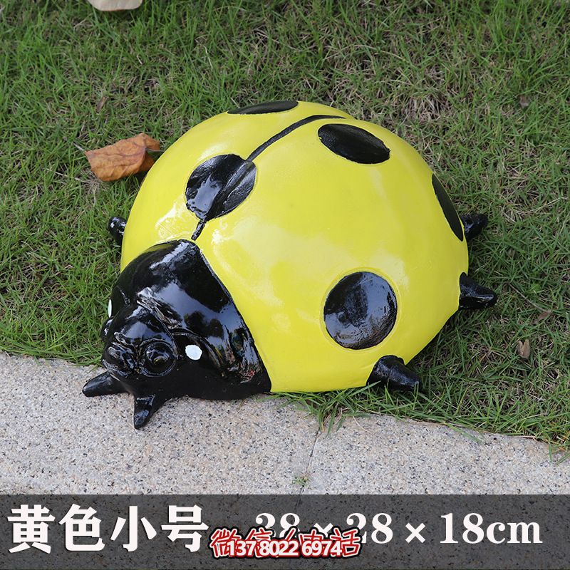 小号黄色玻璃钢瓢虫雕塑