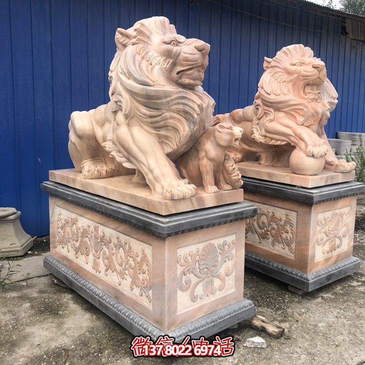 秋日晚霞红狮子庭院石雕浮雕雕塑
