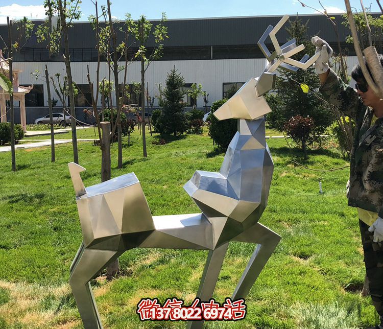 梅花鹿不锈钢雕塑精美的几何草坪装饰 梅花鹿不锈钢雕塑精美的几何草坪装饰