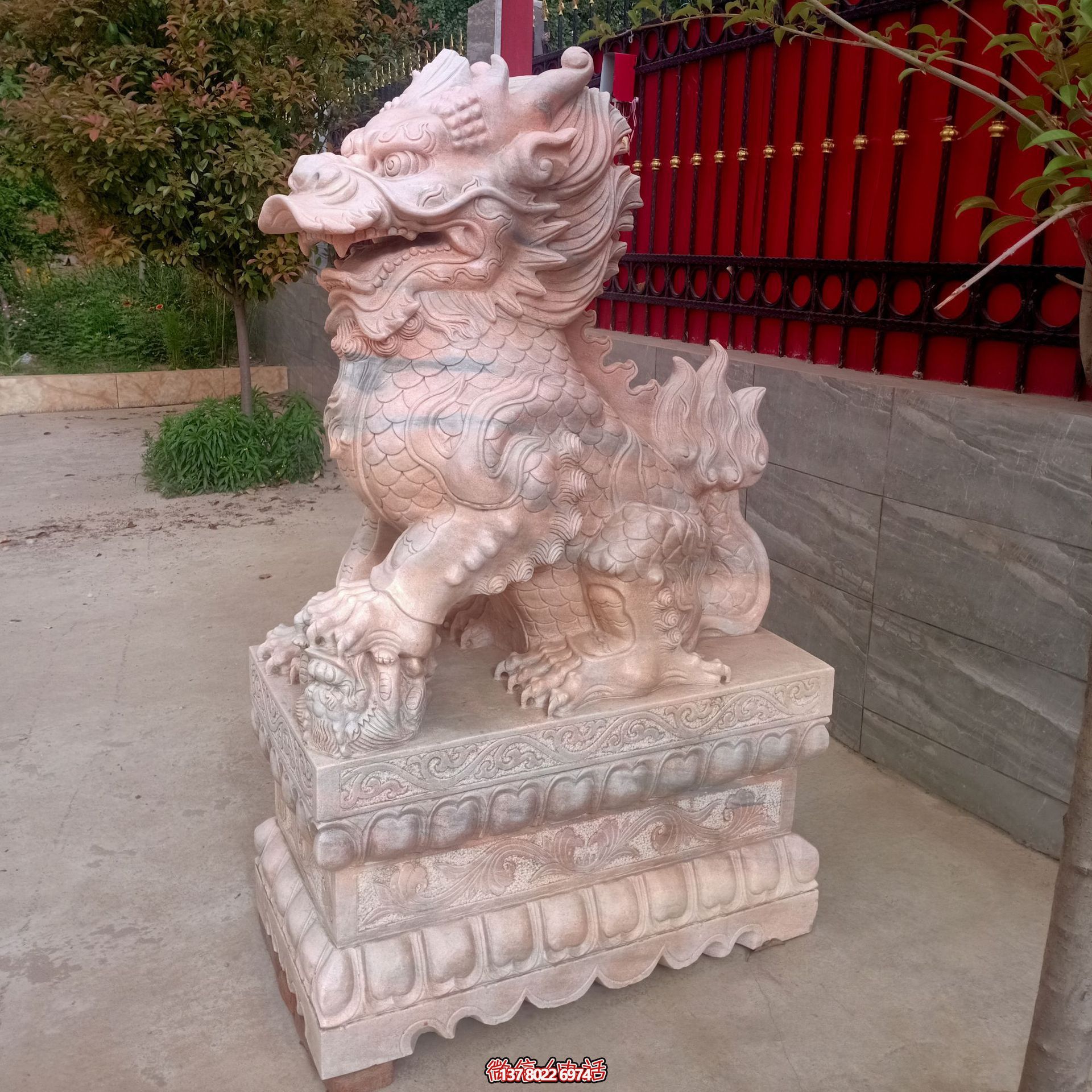 大型仿真麒麟雕塑，增添寺庙园林景观红晚霞之美