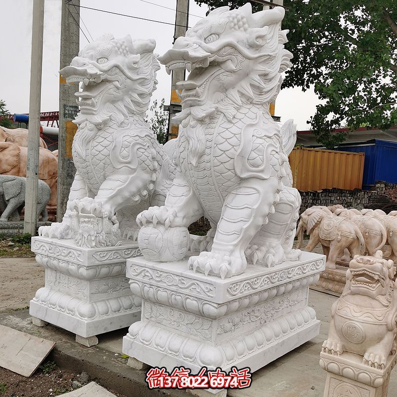 古典汉白玉大型麒麟景观雕塑，点缀庭院、别墅神秘气息