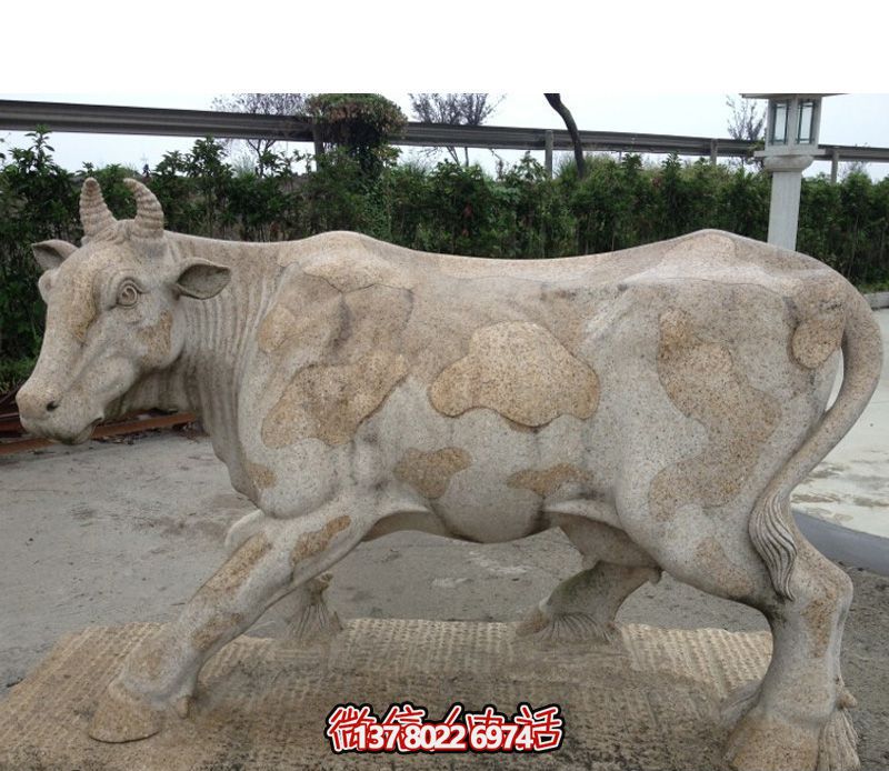 农场一只大号石雕牛雕塑 农场一只大号石雕牛雕塑