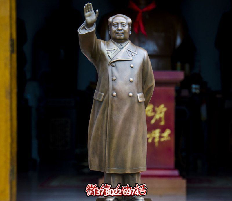 广场挥手的主席广场铜雕景观毛泽东雕塑