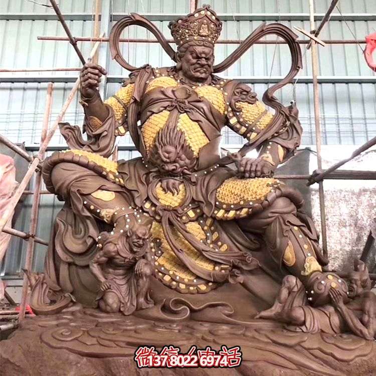 景区寺庙大型不锈钢仿铜踩小人的天王雕塑 景区寺庙大型不锈钢仿铜踩小人的天王雕塑