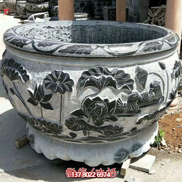 庭院大型青石仿古圆形鱼缸石雕荷花缸雕塑 庭院大型青石仿古圆形鱼缸石雕荷花缸雕塑