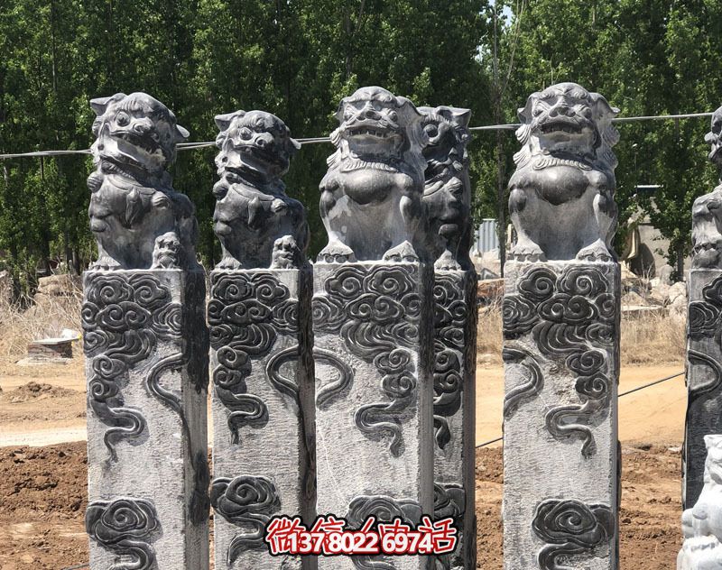 浮雕狮子祥云景区庭院门前摆放拴马柱 浮雕狮子祥云景区庭院门前摆放拴马柱