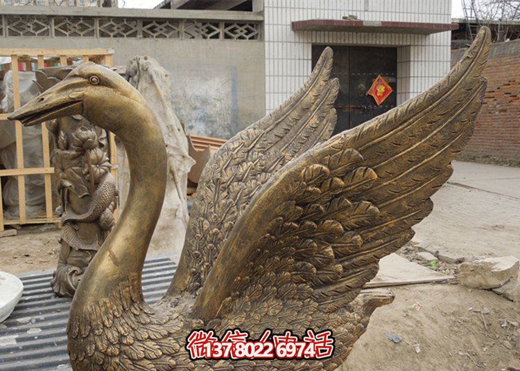 户外不锈钢喷金切割烤漆展翅天鹅雕塑