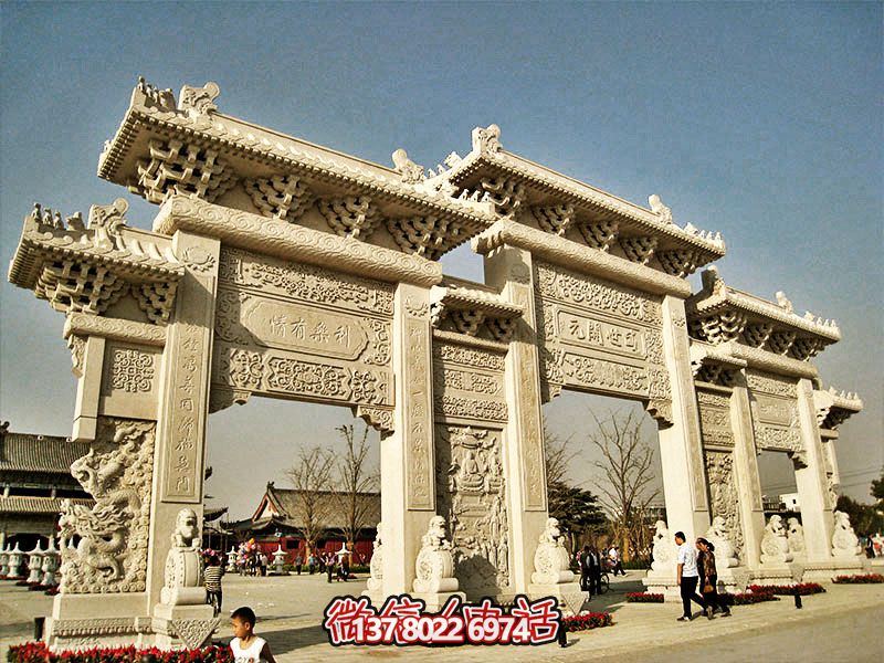 寺庙门前摆放汉白玉浮雕镂空工艺三门石雕牌楼 寺庙门前摆放汉白玉浮雕镂空工艺三门石雕牌楼