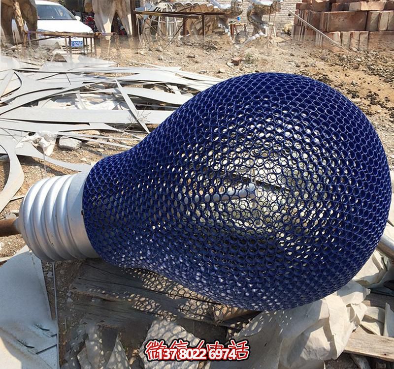 广场不锈钢喷漆镂空灯泡雕塑