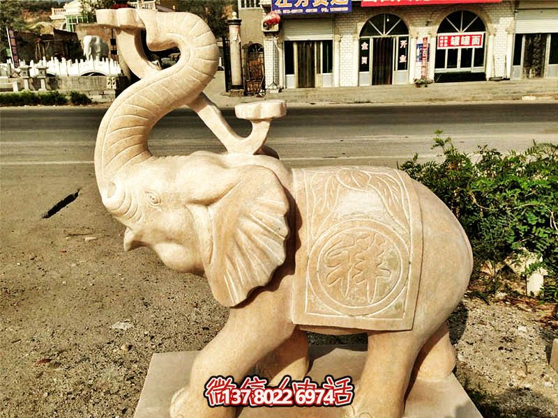 公园景区晚霞红石雕大象雕塑 公园景区晚霞红石雕大象雕塑