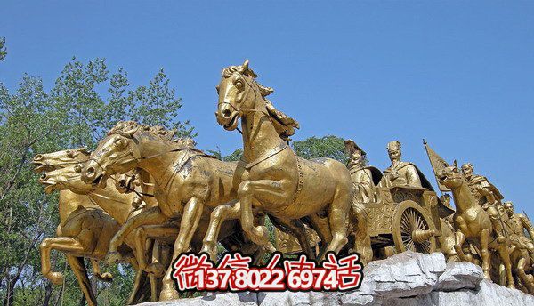 博物馆广场仿古漆金黄铜马车雕塑