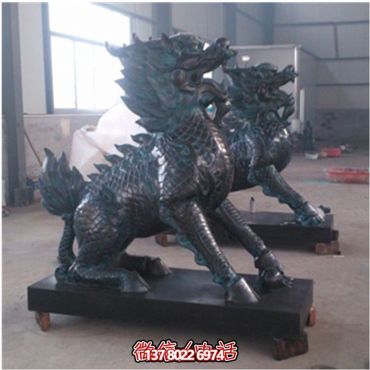 别墅门口一对大型动物景观不锈钢仿古做旧麒麟雕塑 别墅门口一对大型动物景观不锈钢仿古做旧麒麟雕塑
